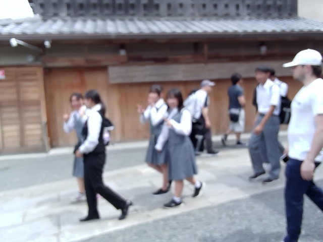 伏見稲荷大社の参道で