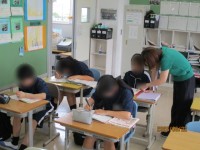 もくもく取り組み、時には教えてもらう